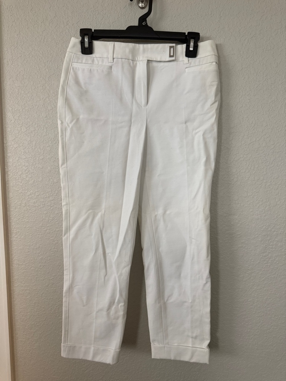 White House Black Market Slim White Cropped Pants Tailored size 2 NWT